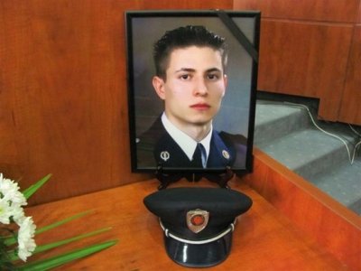 DESET GODINA OD HEROJSKE POGIBIJE POLICAJCA MIROSLAVA STAMENKOVIĆA-DISKA